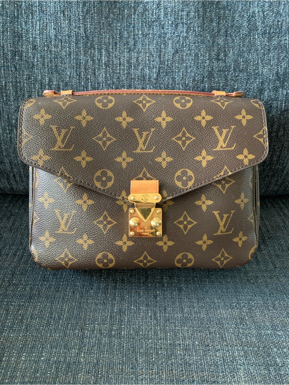 Louis Vuitton Pochette Metis